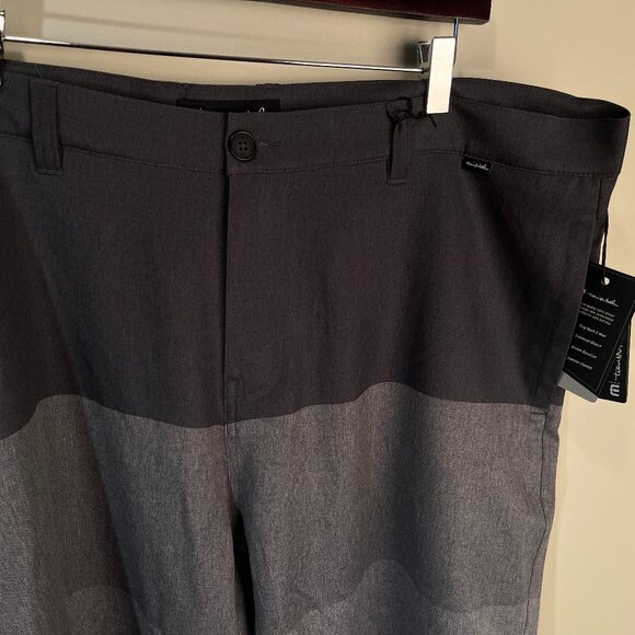 NWT Travis Mathew Men's black and gray striped flat front Golf Shorts 42 NEW - Picture 1 of 6